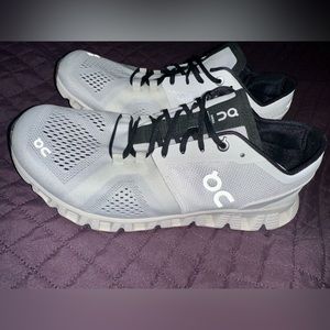 Woman’s ON CLOUD X 3 running shoe